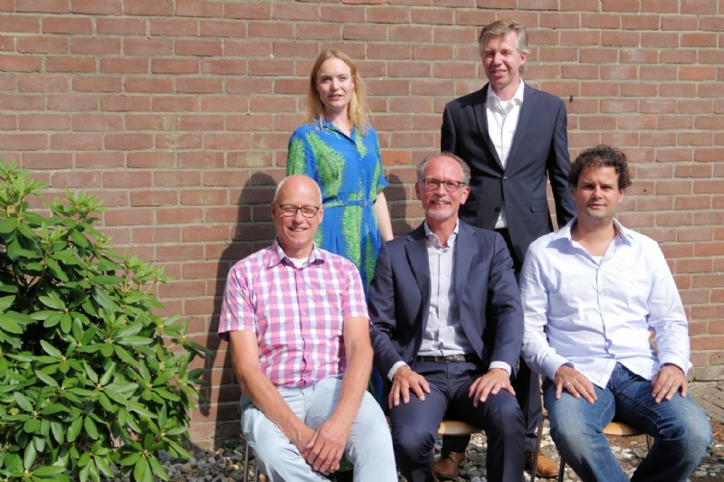 Van links naar rechts: Piet Hein Oosterhagen, Linda Palil-Trip, Benno de Groot, Tjeffried Hiemstra, Rachid Tamourt